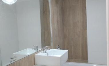 Semipiso 2 amb. c/balcón terraza casi a estrenar