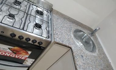 Semipiso 2 amb. c/balcón terraza casi a estrenar