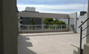 Semipiso 2 amb. c/balcón terraza casi a estrenar