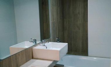 Semipiso 2 amb. c/balcón terraza casi a estrenar