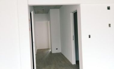 Semipiso 2 amb. c/balcón terraza casi a estrenar