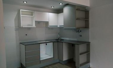 Semipiso 2 amb. c/balcón terraza casi a estrenar