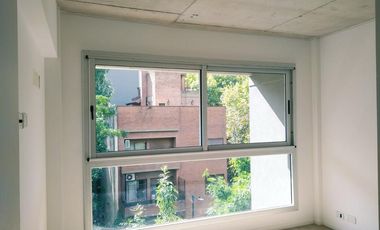 Semipiso 2 amb. c/balcón terraza casi a estrenar