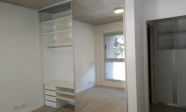 Semipiso 2 amb. c/balcón terraza casi a estrenar