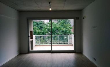 Semipiso 2 amb. c/balcón terraza casi a estrenar