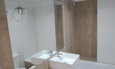 Semipiso 2 amb. c/balcón terraza casi a estrenar