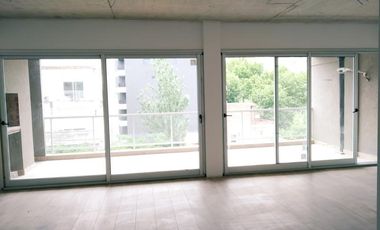 Semipiso 2 amb. c/balcón terraza casi a estrenar