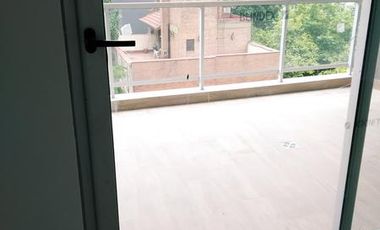 Semipiso 2 amb. c/balcón terraza casi a estrenar