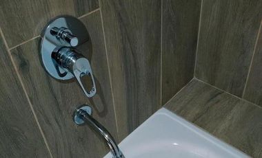 Semipiso 2 amb. c/balcón terraza casi a estrenar