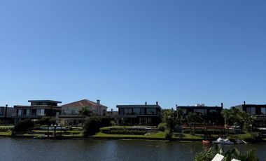 Casa en construcción  en Barrio Virazón - Nordelta