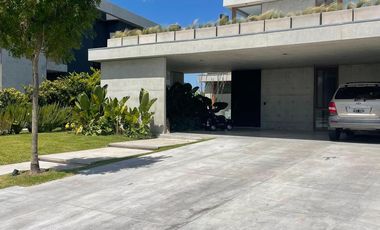 Casa en construcción  en Barrio Virazón - Nordelta