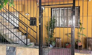 Venta casa y departamento en Villa de Mayo