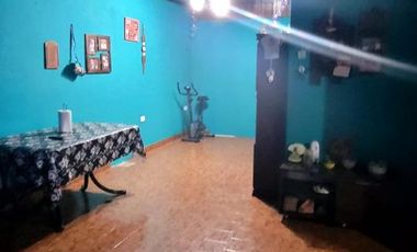 Venta casa y departamento en Villa de Mayo