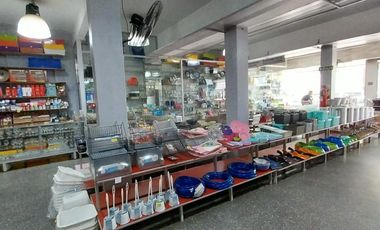 Local en  LOMAS DE ZAMORA