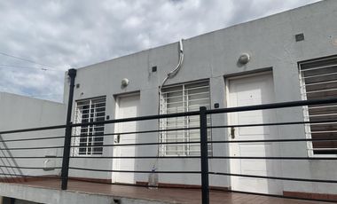 Departamento en  Alquiler 2 amb. c/ patio - Haedo Sur