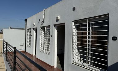 Departamento en  Alquiler 2 amb. c/ patio - Haedo Sur