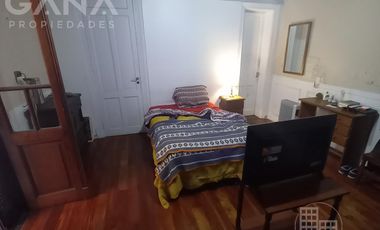 Casa en  Venta Barrio Cura Rosario, 5 ambientes, 3 Dormitorios, 1 cochera, patio y parrillero