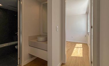 Casa de diseño con 4 dormitorios y pileta en el mejor terreno del country