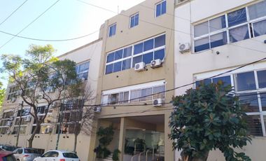 Cochera Cubierta en Edificio, Excelente Acceso a Panamericana y General Paz- En venta