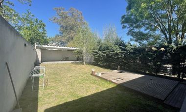 Casa en Venta- Parque Sicardi. 2 dormitorios, garaje, parrilla, parque, 659 esquina 13