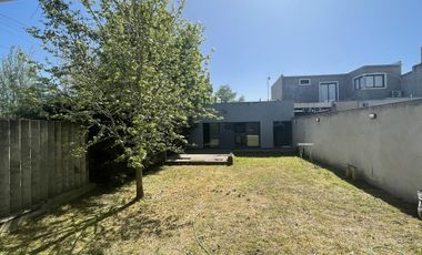 Casa en Venta- Parque Sicardi. 2 dormitorios, garaje, parrilla, parque, 659 esquina 13