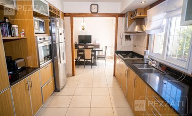 Chalet  en venta Zona Parque Luro. Impecable estado