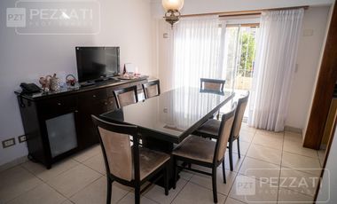 Chalet  en venta Zona Parque Luro. Impecable estado