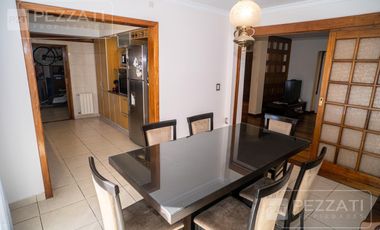 Chalet  en venta Zona Parque Luro. Impecable estado