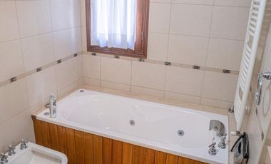 Chalet  en venta Zona Parque Luro. Impecable estado