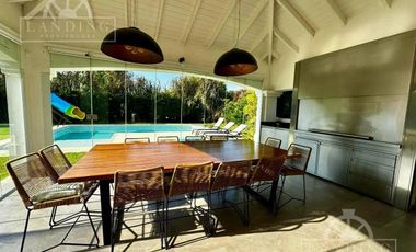 Casa En Venta Castores Nordelta 1100 m2 Pileta Jardin Galeria