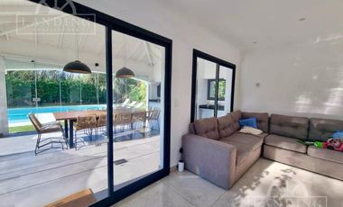 Casa En Venta Castores Nordelta 1100 m2 Pileta Jardin Galeria