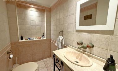 CASA VENTA 5 AMBIENTES OLIVOS JARDÍN PILETA