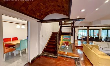 CASA VENTA 5 AMBIENTES OLIVOS JARDÍN PILETA