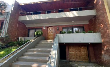 CASA VENTA 5 AMBIENTES OLIVOS JARDÍN PILETA