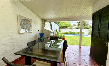 CASA VENTA 5 AMBIENTES OLIVOS JARDÍN PILETA