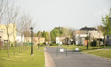 Casa a estrenar - San Ramiro - Pilar del Este - 4 Ambientes - Parrilla-venta