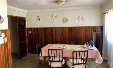 Excelente chalet a mts del FCGR y del Centro Comercial - Apto Crédito!!