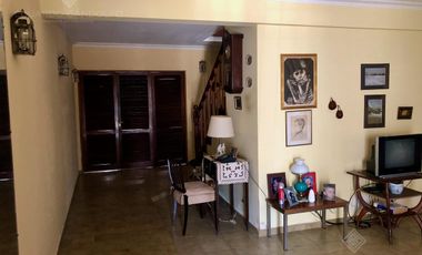 Excelente chalet a mts del FCGR y del Centro Comercial - Apto Crédito!!