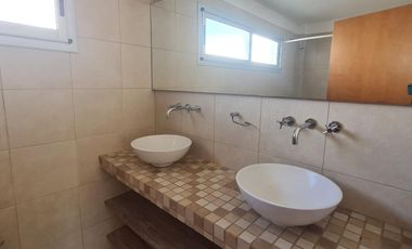 Hermoso Departamento de 2 Ambientes en Dúplex con Cochera- En Venta