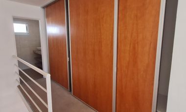 Hermoso Departamento de 2 Ambientes en Dúplex con Cochera- En Venta