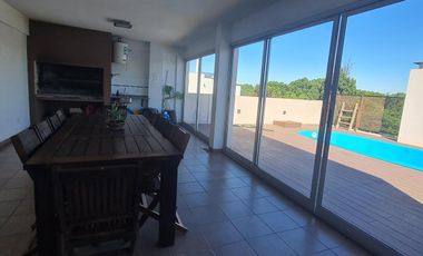 Hermoso Departamento de 2 Ambientes en Dúplex con Cochera- En Venta