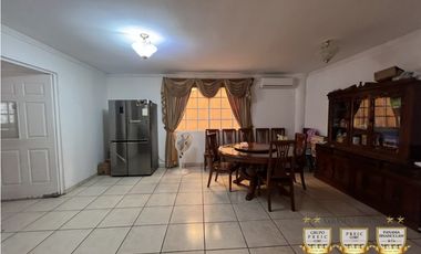 Venta de Casa en PH Riviera Colonial Brisas del Golf Panamá