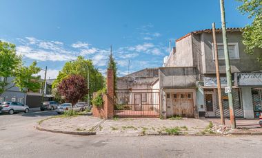 CASA 3 AMBIENTES EN ESQUINA A RECICLAR