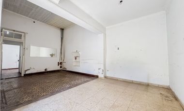 CASA 3 AMBIENTES EN ESQUINA A RECICLAR