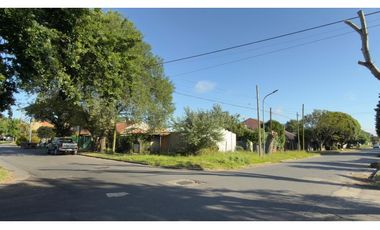 LOTE EN ESQUINA, BARRIO LOS PINARES