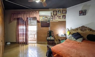 Casa de 4 dorm en P.A c/cochera+ Local comercial