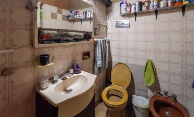 Casa de 4 dorm en P.A c/cochera+ Local comercial