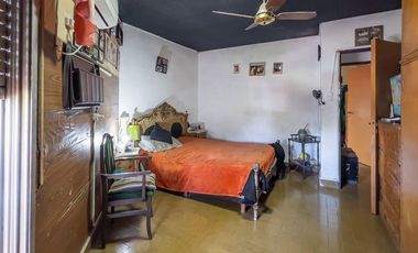 Casa de 4 dorm en P.A c/cochera+ Local comercial