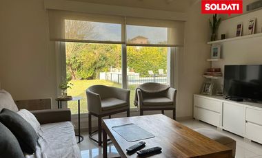 Casa en La Lomada, ENERO impecable. 4 cuartos, piscina, play. Consulte diciembre