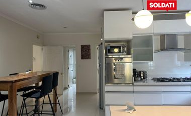 Casa en La Lomada, ENERO impecable. 4 cuartos, piscina, play. Consulte diciembre